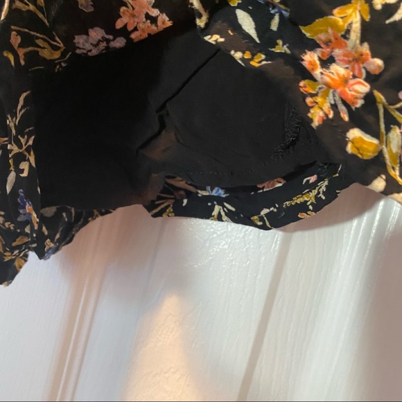 Urban Outfitters Kimchi Blue Floral Ruffle Shorts in Black/Gold - Picture 8 of 9